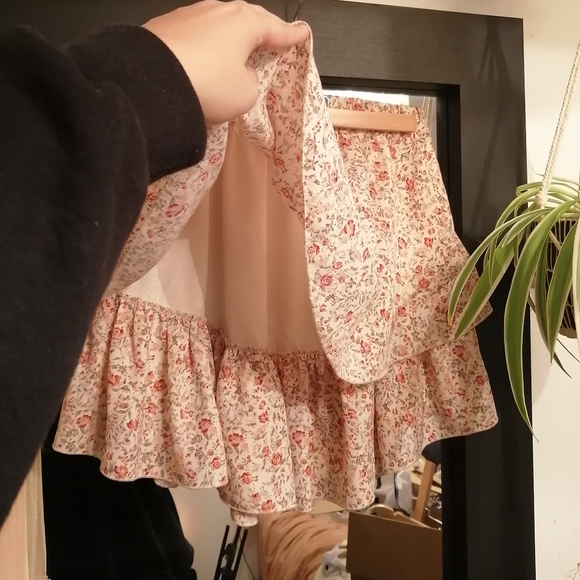 Floral layered skirt - Picture 2 of 3